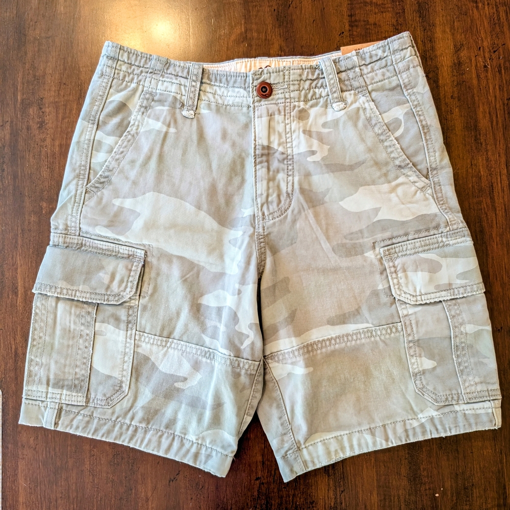 Hollister Classic Cargo Fit Camo Shorts